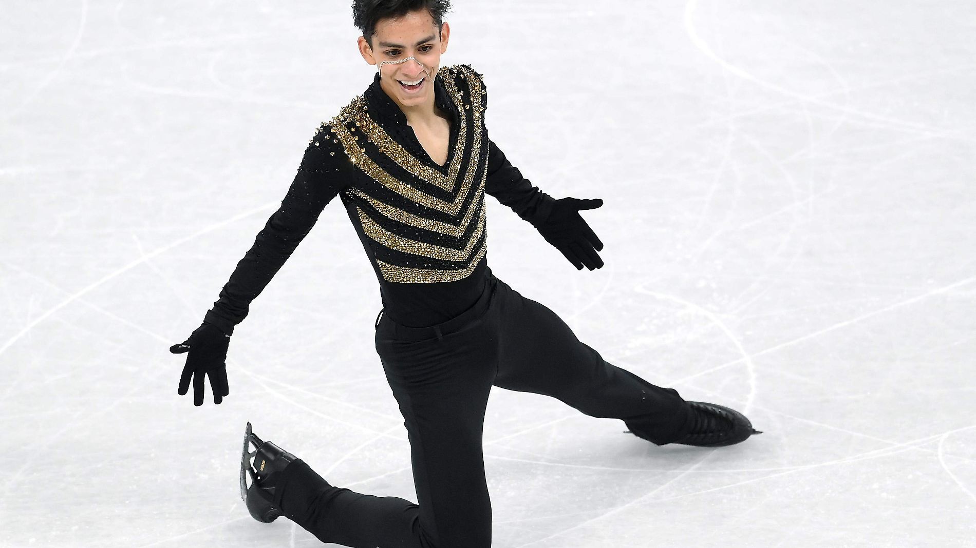 Donovan Carrillo Bandera de MéxicoPatín sobre hielo a la final del #PatinajeArtístico